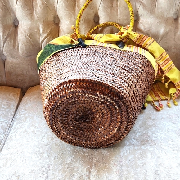 African Picnic Basket In Yellow and Brown Woven with Natural Fiber Handles - Picture 6 of 6